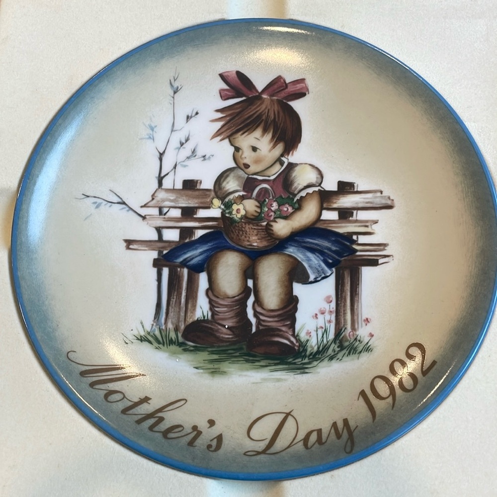 The flower basket inspired by Berta Hummel Schmid plate 1982 Mother’s Day